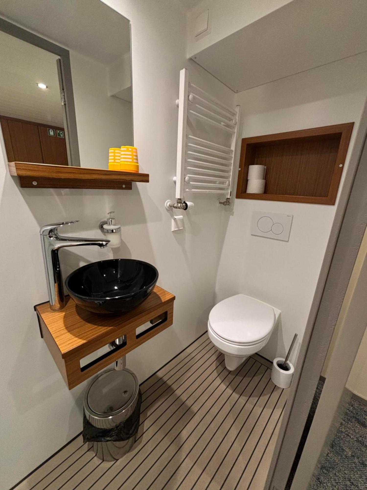 Hotelboat Iris Groningen Zewnętrze zdjęcie