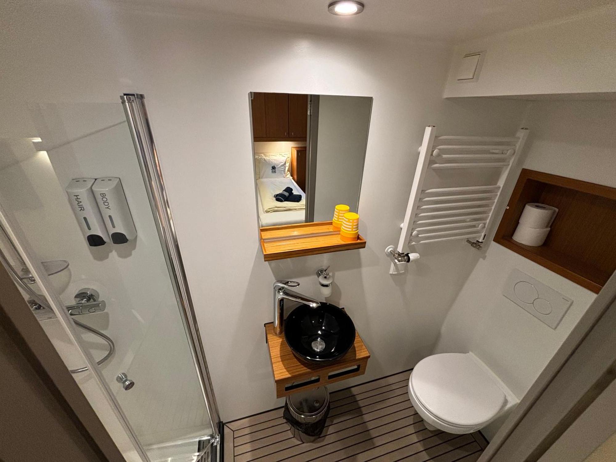Hotelboat Iris Groningen Zewnętrze zdjęcie