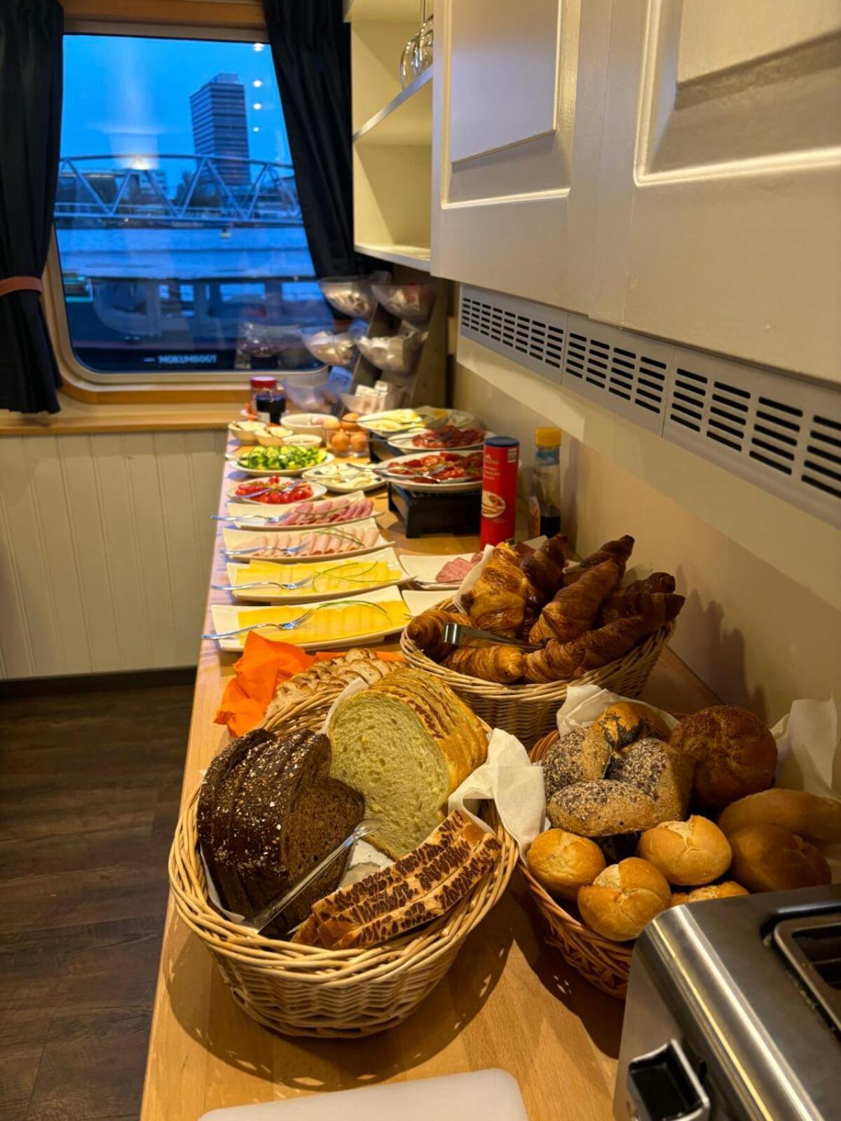 Hotelboat Iris Groningen Zewnętrze zdjęcie