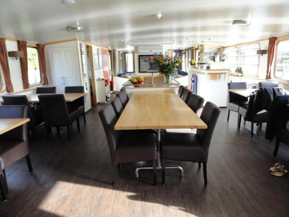 Hotelboat Iris Groningen Zewnętrze zdjęcie